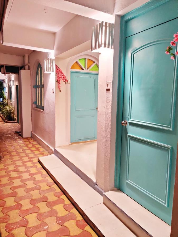 Eros Boutique Bed & Breakfast Baga